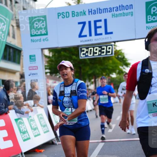 20.09.2026 - PSD Bank Halbmarathon LAZAROV Photography http://msf.ph/oto/10529096 20.09.2026 12:09:38 Ziel 1031, 1167, 1176, 2025, 2198, 2526, 3137, 3339, 3813, 3816, 4030, 4233, 4234, 4563 meine-sportfotos.de
