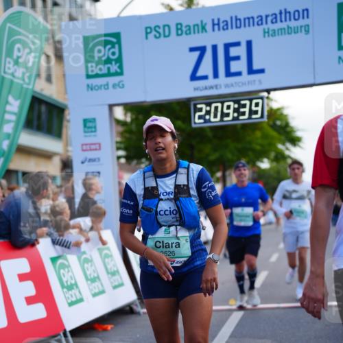 20.09.2026 - PSD Bank Halbmarathon LAZAROV Photography http://msf.ph/oto/10529107 20.09.2026 12:09:39 Ziel 1031, 1167, 1176, 2025, 2198, 2526, 3137, 3339, 3813, 3816, 4030, 4233, 4234, 4563 meine-sportfotos.de