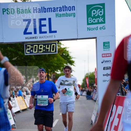 20.09.2026 - PSD Bank Halbmarathon LAZAROV Photography http://msf.ph/oto/10529117 20.09.2026 12:09:39 Ziel 1031, 1167, 1176, 2025, 2198, 2526, 3137, 3339, 3813, 3816, 4030, 4233, 4234, 4563 meine-sportfotos.de