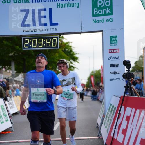 20.09.2026 - PSD Bank Halbmarathon LAZAROV Photography http://msf.ph/oto/10529126 20.09.2026 12:09:40 Ziel 1031, 1167, 2025, 2198, 2526, 3137, 3339, 3816, 4030, 4233, 4234, 4563 meine-sportfotos.de