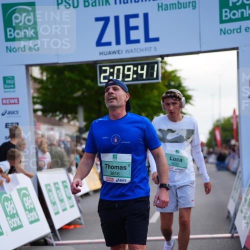 20.09.2026 - PSD Bank Halbmarathon LAZAROV Photography http://msf.ph/oto/10529137 20.09.2026 12:09:40 Ziel 1031, 1167, 2025, 2198, 2526, 3137, 3339, 3816, 4030, 4233, 4234, 4563 meine-sportfotos.de