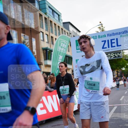 20.09.2026 - PSD Bank Halbmarathon LAZAROV Photography http://msf.ph/oto/10529178 20.09.2026 12:09:43 Ziel 1031, 1167, 2025, 2198, 2526, 3137, 3339, 3816, 4030 meine-sportfotos.de