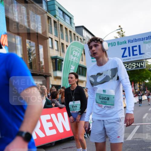 20.09.2026 - PSD Bank Halbmarathon LAZAROV Photography http://msf.ph/oto/10529184 20.09.2026 12:09:43 Ziel 1031, 1167, 2025, 2198, 2526, 3137, 3339, 3816, 4030 meine-sportfotos.de
