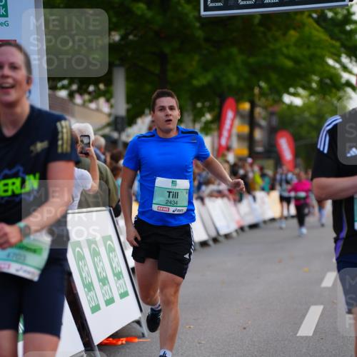 20.09.2026 - PSD Bank Halbmarathon LAZAROV Photography http://msf.ph/oto/10529347 20.09.2026 12:09:57 Ziel 1772, 2018, 2434, 2599, 4185, 4196, 4703, 4715 meine-sportfotos.de