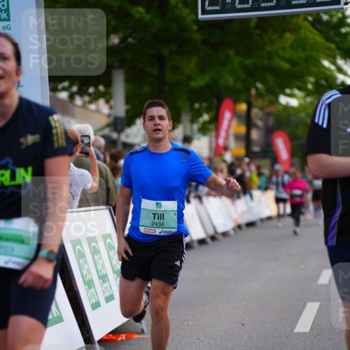 20.09.2026 - PSD Bank Halbmarathon LAZAROV Photography http://msf.ph/oto/10529353 20.09.2026 12:09:57 Ziel 1772, 2018, 2434, 2599, 4185, 4196, 4703, 4715 meine-sportfotos.de