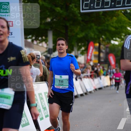 20.09.2026 - PSD Bank Halbmarathon LAZAROV Photography http://msf.ph/oto/10529359 20.09.2026 12:09:58 Ziel 1772, 2018, 2434, 2599, 4196, 4703, 4715 meine-sportfotos.de