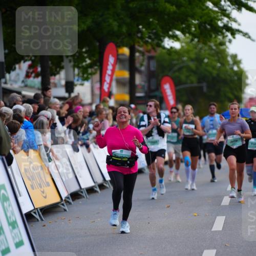 20.09.2026 - PSD Bank Halbmarathon LAZAROV Photography http://msf.ph/oto/10529404 20.09.2026 12:10:02 Ziel 1180, 2018, 2434, 2497, 2599, 2667, 4703 meine-sportfotos.de