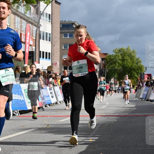 20.09.2026 - PSD Bank Halbmarathon J. Mangold http://msf.ph/oto/10529569 20.09.2026 12:13:56 Ziel 1373, 1588, 1935, 2341, 2609, 3471, 3509, 3572, 4207, 4438 meine-sportfotos.de