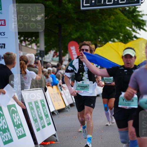 20.09.2026 - PSD Bank Halbmarathon LAZAROV Photography http://msf.ph/oto/10529575 20.09.2026 12:10:07 Ziel 1179, 1180, 1942, 2278, 2497, 2667, 2963, 3338, 4397 meine-sportfotos.de