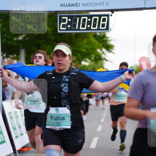 20.09.2026 - PSD Bank Halbmarathon LAZAROV Photography http://msf.ph/oto/10529607 20.09.2026 12:10:07 Ziel 1179, 1180, 1942, 2278, 2497, 2667, 2963, 3338, 4397 meine-sportfotos.de