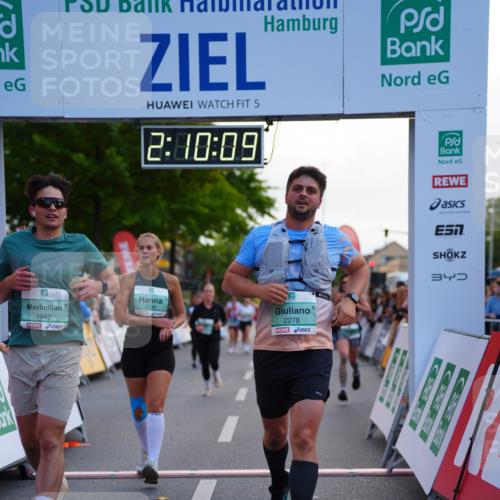 20.09.2026 - PSD Bank Halbmarathon LAZAROV Photography http://msf.ph/oto/10529656 20.09.2026 12:10:09 Ziel 1179, 1180, 1942, 2278, 2497, 2667, 2963, 3338, 4397 meine-sportfotos.de