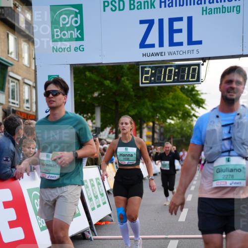 20.09.2026 - PSD Bank Halbmarathon LAZAROV Photography http://msf.ph/oto/10529693 20.09.2026 12:10:10 Ziel 1179, 1180, 1942, 2278, 2497, 2667, 2963, 3338, 4301, 4397, 4490 meine-sportfotos.de