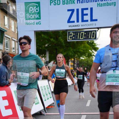 20.09.2026 - PSD Bank Halbmarathon LAZAROV Photography http://msf.ph/oto/10529707 20.09.2026 12:10:10 Ziel 1179, 1180, 1942, 2278, 2497, 2667, 2963, 3338, 4301, 4397, 4490 meine-sportfotos.de