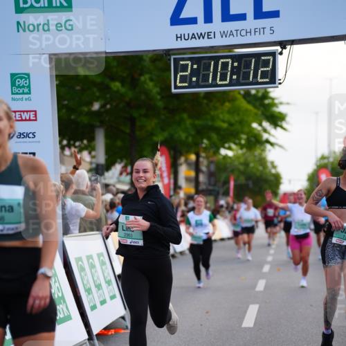 20.09.2026 - PSD Bank Halbmarathon LAZAROV Photography http://msf.ph/oto/10529776 20.09.2026 12:10:11 Ziel 1179, 1180, 1942, 2278, 2497, 2667, 2963, 3338, 4301, 4397, 4490 meine-sportfotos.de
