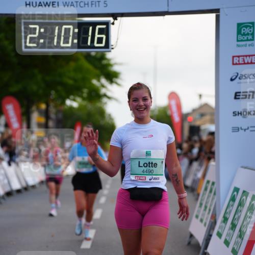 20.09.2026 - PSD Bank Halbmarathon LAZAROV Photography http://msf.ph/oto/10529929 20.09.2026 12:10:16 Ziel 1075, 1076, 1179, 1942, 2278, 2826, 2963, 3338, 3897, 4301, 4490 meine-sportfotos.de