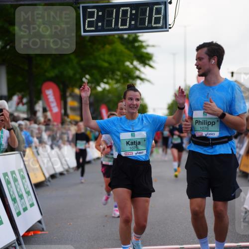20.09.2026 - PSD Bank Halbmarathon LAZAROV Photography http://msf.ph/oto/10529951 20.09.2026 12:10:18 Ziel 1075, 1076, 1179, 2163, 2826, 2963, 3391, 3742, 3897, 4301, 4490 meine-sportfotos.de