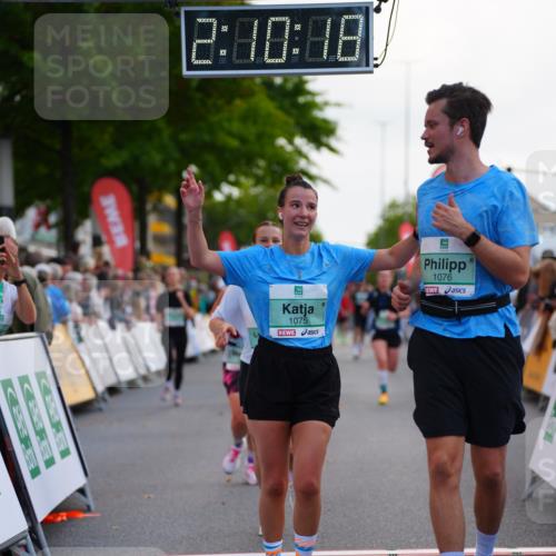 20.09.2026 - PSD Bank Halbmarathon LAZAROV Photography http://msf.ph/oto/10529959 20.09.2026 12:10:18 Ziel 1075, 1076, 1179, 2163, 2826, 2963, 3391, 3742, 3897, 4301, 4490 meine-sportfotos.de