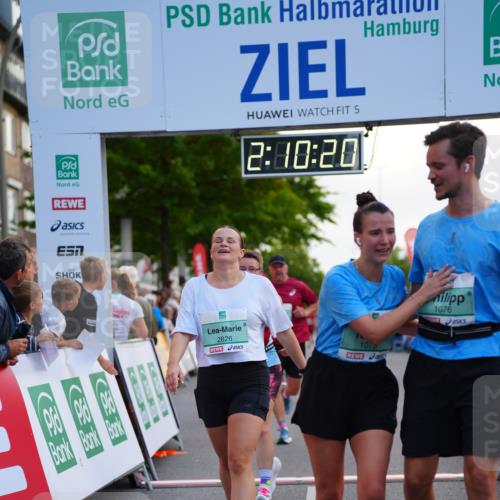 20.09.2026 - PSD Bank Halbmarathon LAZAROV Photography http://msf.ph/oto/10530020 20.09.2026 12:10:20 Ziel 1075, 1076, 1878, 2163, 2826, 3391, 3742, 3897, 4301, 4490 meine-sportfotos.de