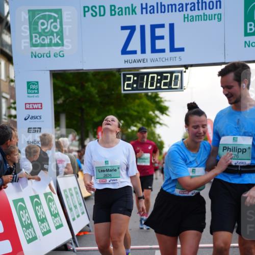 20.09.2026 - PSD Bank Halbmarathon LAZAROV Photography http://msf.ph/oto/10530049 20.09.2026 12:10:20 Ziel 1075, 1076, 1878, 2163, 2826, 3391, 3742, 3897, 4301, 4490 meine-sportfotos.de