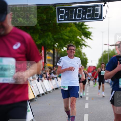 20.09.2026 - PSD Bank Halbmarathon LAZAROV Photography http://msf.ph/oto/10530104 20.09.2026 12:10:23 Ziel 1075, 1076, 1878, 2163, 2826, 3391, 3742, 3897 meine-sportfotos.de