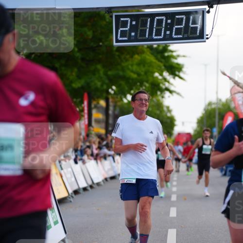 20.09.2026 - PSD Bank Halbmarathon LAZAROV Photography http://msf.ph/oto/10530114 20.09.2026 12:10:23 Ziel 1075, 1076, 1878, 2163, 2826, 3391, 3742, 3897 meine-sportfotos.de