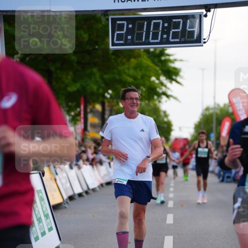 20.09.2026 - PSD Bank Halbmarathon LAZAROV Photography http://msf.ph/oto/10530130 20.09.2026 12:10:23 Ziel 1075, 1076, 1878, 2163, 2826, 3391, 3742, 3897 meine-sportfotos.de