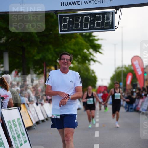 20.09.2026 - PSD Bank Halbmarathon LAZAROV Photography http://msf.ph/oto/10530137 20.09.2026 12:10:24 Ziel 1075, 1076, 1878, 2163, 2826, 3391, 3742, 3897, 4576, 4577 meine-sportfotos.de