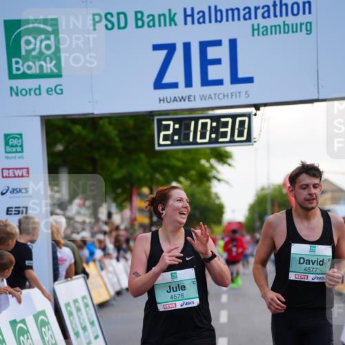 20.09.2026 - PSD Bank Halbmarathon LAZAROV Photography http://msf.ph/oto/10530216 20.09.2026 12:10:29 Ziel 1878, 2163, 3391, 3742, 4576, 4577 meine-sportfotos.de