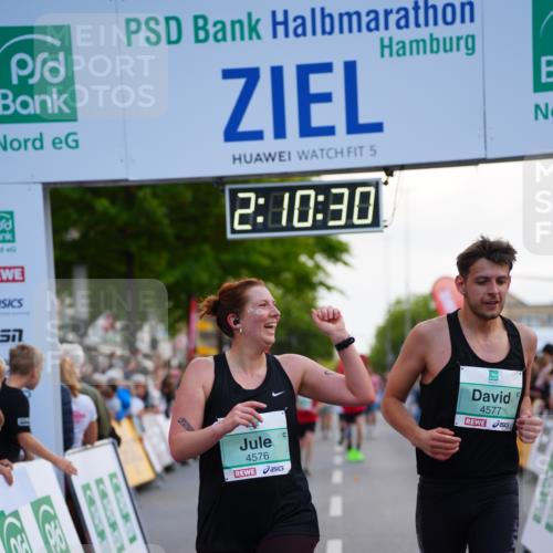 20.09.2026 - PSD Bank Halbmarathon LAZAROV Photography http://msf.ph/oto/10530222 20.09.2026 12:10:30 Ziel 1878, 3391, 4576, 4577 meine-sportfotos.de