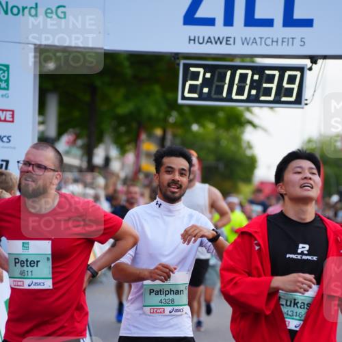 20.09.2026 - PSD Bank Halbmarathon LAZAROV Photography http://msf.ph/oto/10530326 20.09.2026 12:10:38 Ziel 1984, 2767, 2768, 3410, 4316, 4328, 4611 meine-sportfotos.de