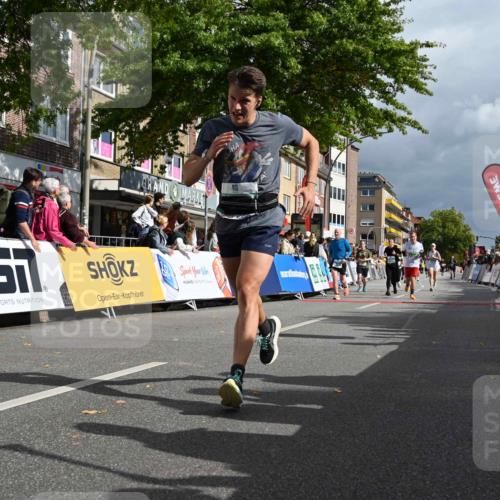 20.09.2026 - PSD Bank Halbmarathon J. Mangold http://msf.ph/oto/10530445 20.09.2026 12:15:12 Ziel 1069, 1516, 1529, 2288, 2303, 2348, 2761, 2800, 2831, 2861, 3031, 3118, 3553, 3568, 4677 meine-sportfotos.de