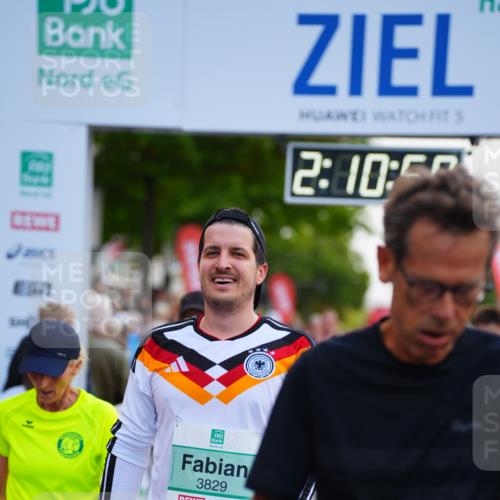 20.09.2026 - PSD Bank Halbmarathon LAZAROV Photography http://msf.ph/oto/10530490 20.09.2026 12:10:49 Ziel 1037, 1303, 1984, 2072, 2767, 2768, 3122, 3472, 3829, 4024, 4083, 4701 meine-sportfotos.de