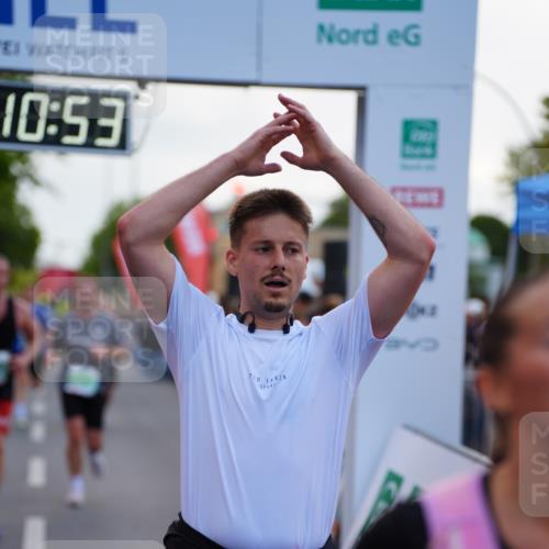 20.09.2026 - PSD Bank Halbmarathon LAZAROV Photography http://msf.ph/oto/10530541 20.09.2026 12:10:52 Ziel 1037, 1569, 2072, 3122, 3472, 3475, 3829, 4024, 4083, 4186, 4530, 4701 meine-sportfotos.de
