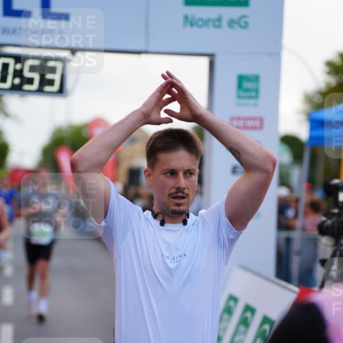 20.09.2026 - PSD Bank Halbmarathon LAZAROV Photography http://msf.ph/oto/10530553 20.09.2026 12:10:52 Ziel 1037, 1569, 2072, 3122, 3472, 3475, 3829, 4024, 4083, 4186, 4530, 4701 meine-sportfotos.de