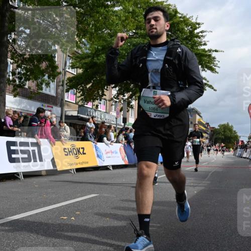 20.09.2026 - PSD Bank Halbmarathon J. Mangold http://msf.ph/oto/10530701 20.09.2026 12:15:33 Ziel 1084, 1132, 1357, 2315, 2316, 2576, 3010, 3011, 3101, 3202, 3367 meine-sportfotos.de