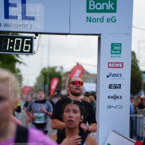 20.09.2026 - PSD Bank Halbmarathon LAZAROV Photography http://msf.ph/oto/10530818 20.09.2026 12:11:06 Ziel 1752, 1756, 2335, 2359, 2602, 2610, 3344, 3396, 3405, 3680, 3752, 3877, 4401, 4402 meine-sportfotos.de