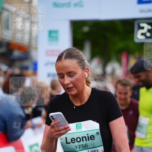 20.09.2026 - PSD Bank Halbmarathon LAZAROV Photography http://msf.ph/oto/10530885 20.09.2026 12:11:09 Ziel 1752, 1756, 2335, 2359, 2602, 2610, 3396, 3405, 3752, 4401, 4402 meine-sportfotos.de