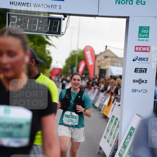 20.09.2026 - PSD Bank Halbmarathon LAZAROV Photography http://msf.ph/oto/10530895 20.09.2026 12:11:10 Ziel 1752, 1756, 2335, 2359, 2602, 2610, 3405, 3752, 4401, 4402 meine-sportfotos.de