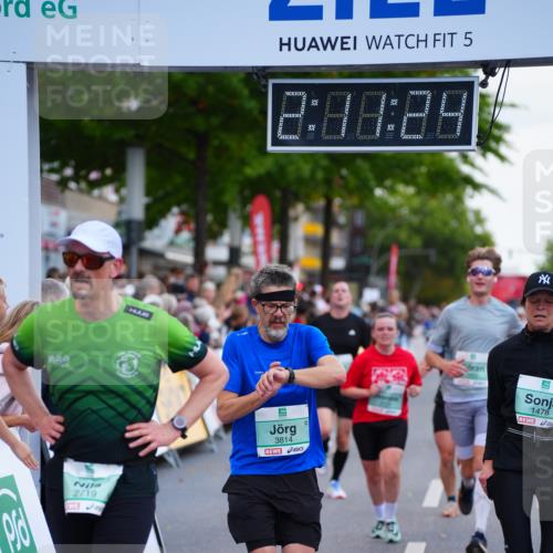 20.09.2026 - PSD Bank Halbmarathon LAZAROV Photography http://msf.ph/oto/10531029 20.09.2026 12:11:23 Ziel 1478, 2357, 2719, 2739, 2893, 3145, 3814 meine-sportfotos.de