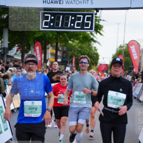 20.09.2026 - PSD Bank Halbmarathon LAZAROV Photography http://msf.ph/oto/10531057 20.09.2026 12:11:24 Ziel 1267, 1478, 2357, 2719, 2739, 2893, 3145, 3814 meine-sportfotos.de