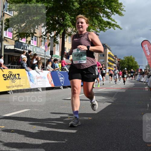 20.09.2026 - PSD Bank Halbmarathon J. Mangold http://msf.ph/oto/10531104 20.09.2026 12:16:23 Ziel 1611, 1649, 1971, 2070, 2114, 2792, 3318, 3719, 3911, 4090 meine-sportfotos.de