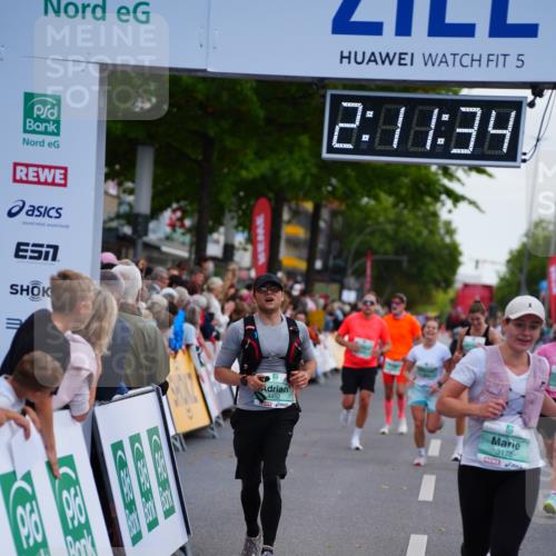 20.09.2026 - PSD Bank Halbmarathon LAZAROV Photography http://msf.ph/oto/10531227 20.09.2026 12:11:33 Ziel 1267, 2357, 2368, 2475, 2739, 2893, 3145, 3172, 3261, 3853, 3854, 4452 meine-sportfotos.de