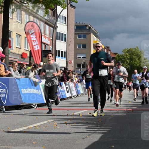 20.09.2026 - PSD Bank Halbmarathon J. Mangold http://msf.ph/oto/10531670 20.09.2026 12:17:16 Ziel 1475, 1603, 2062, 2199, 2236, 2284, 2391, 2795, 2901, 3013, 3233, 3684, 4088, 4256 meine-sportfotos.de