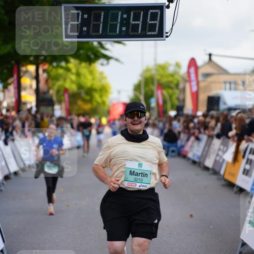 20.09.2026 - PSD Bank Halbmarathon LAZAROV Photography http://msf.ph/oto/10531705 20.09.2026 12:11:49 Ziel 1858, 2081, 3094, 3210 meine-sportfotos.de