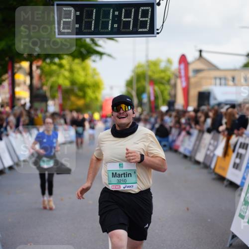 20.09.2026 - PSD Bank Halbmarathon LAZAROV Photography http://msf.ph/oto/10531713 20.09.2026 12:11:49 Ziel 1858, 2081, 3094, 3210 meine-sportfotos.de