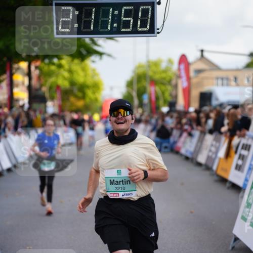 20.09.2026 - PSD Bank Halbmarathon LAZAROV Photography http://msf.ph/oto/10531719 20.09.2026 12:11:49 Ziel 1858, 2081, 3094, 3210 meine-sportfotos.de