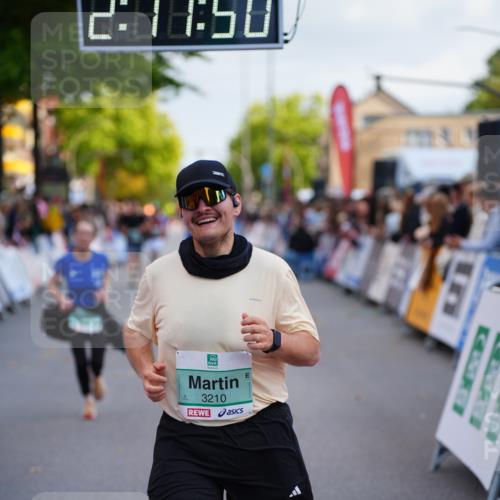 20.09.2026 - PSD Bank Halbmarathon LAZAROV Photography http://msf.ph/oto/10531723 20.09.2026 12:11:49 Ziel 1858, 2081, 3094, 3210 meine-sportfotos.de