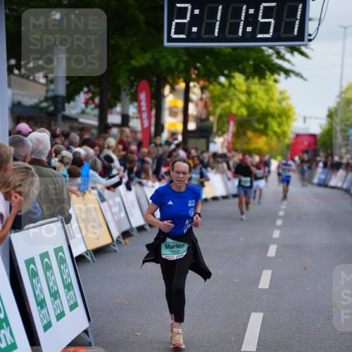 20.09.2026 - PSD Bank Halbmarathon LAZAROV Photography http://msf.ph/oto/10531738 20.09.2026 12:11:51 Ziel 1858, 2081, 3094, 3210 meine-sportfotos.de