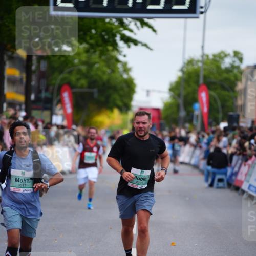 20.09.2026 - PSD Bank Halbmarathon LAZAROV Photography http://msf.ph/oto/10531794 20.09.2026 12:11:58 Ziel 1858, 3017, 4375 meine-sportfotos.de