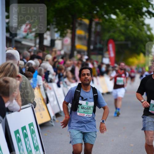 20.09.2026 - PSD Bank Halbmarathon LAZAROV Photography http://msf.ph/oto/10531799 20.09.2026 12:11:59 Ziel 1858, 3017, 4375 meine-sportfotos.de